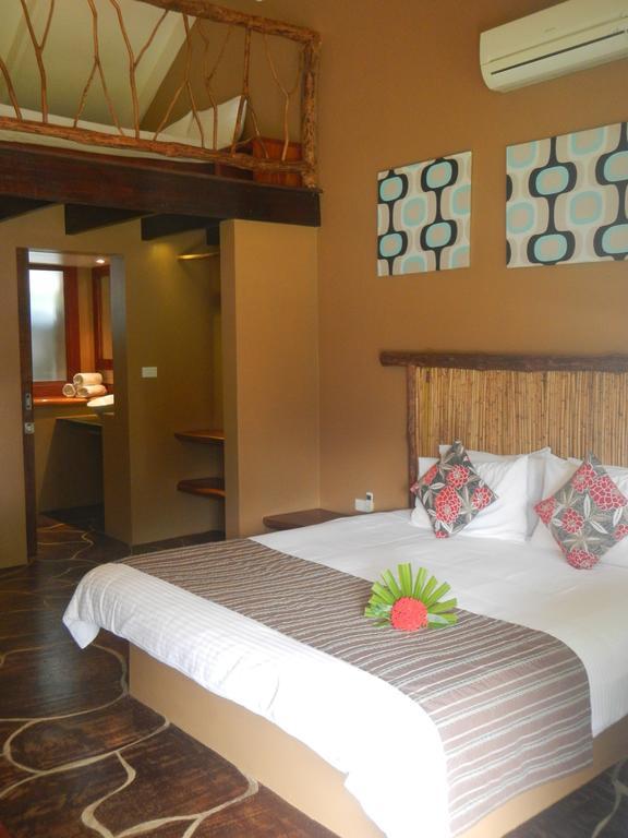 Club Oceanus Resort Pacific Harbour Exterior foto